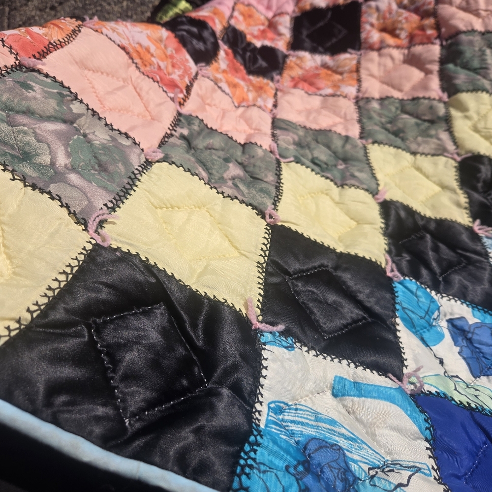 Colorful Handcrafter Patchwork Quilt - Picture 5 of 7